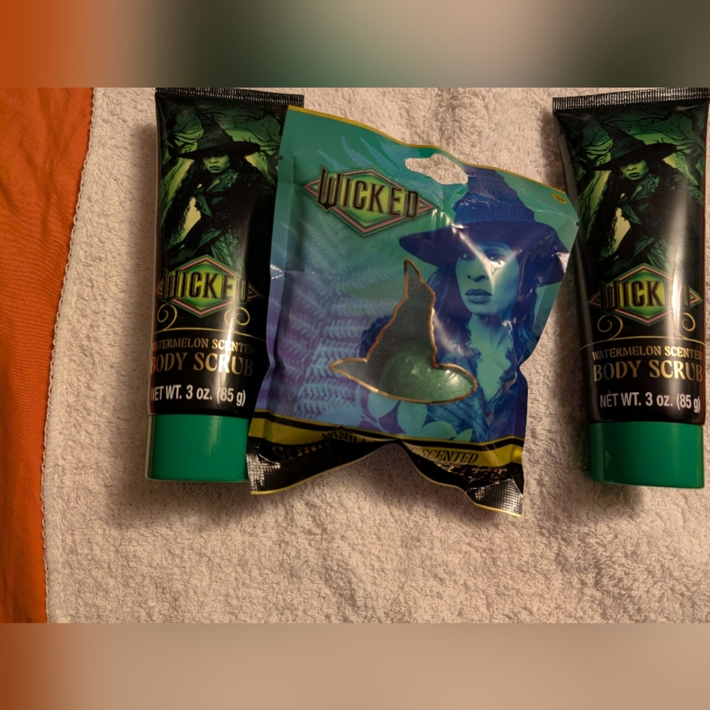 Universal Black and White Body Scrub